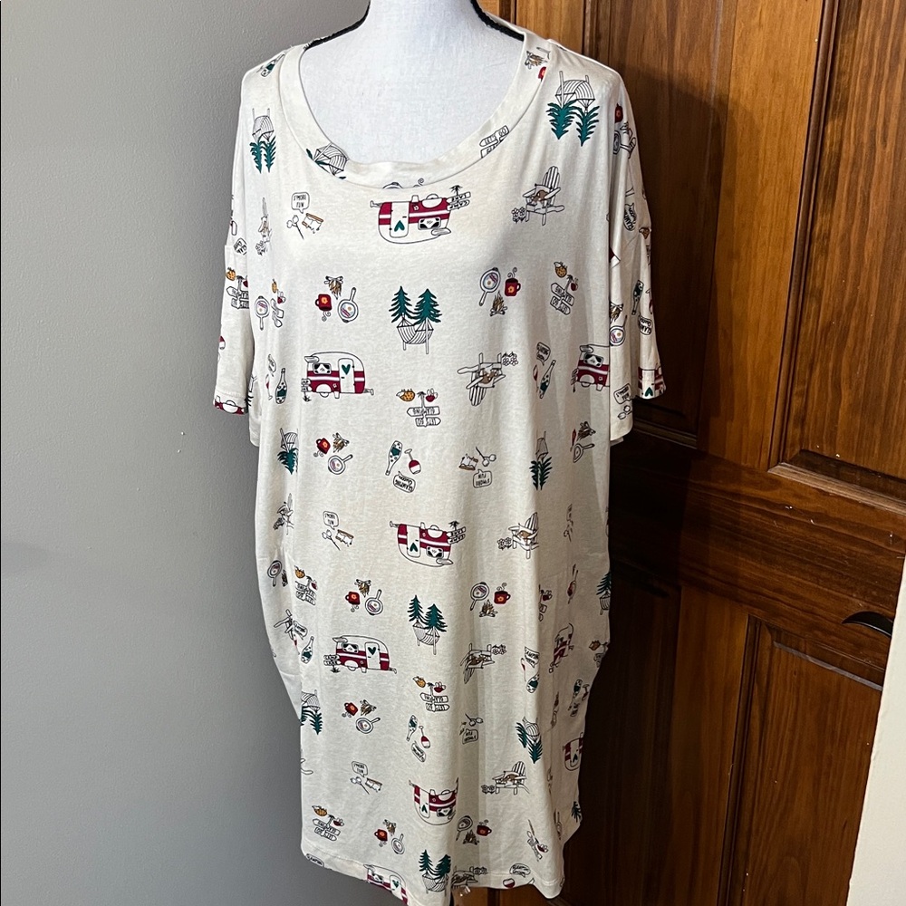 Secret Treasures Cream Graphic Print Top